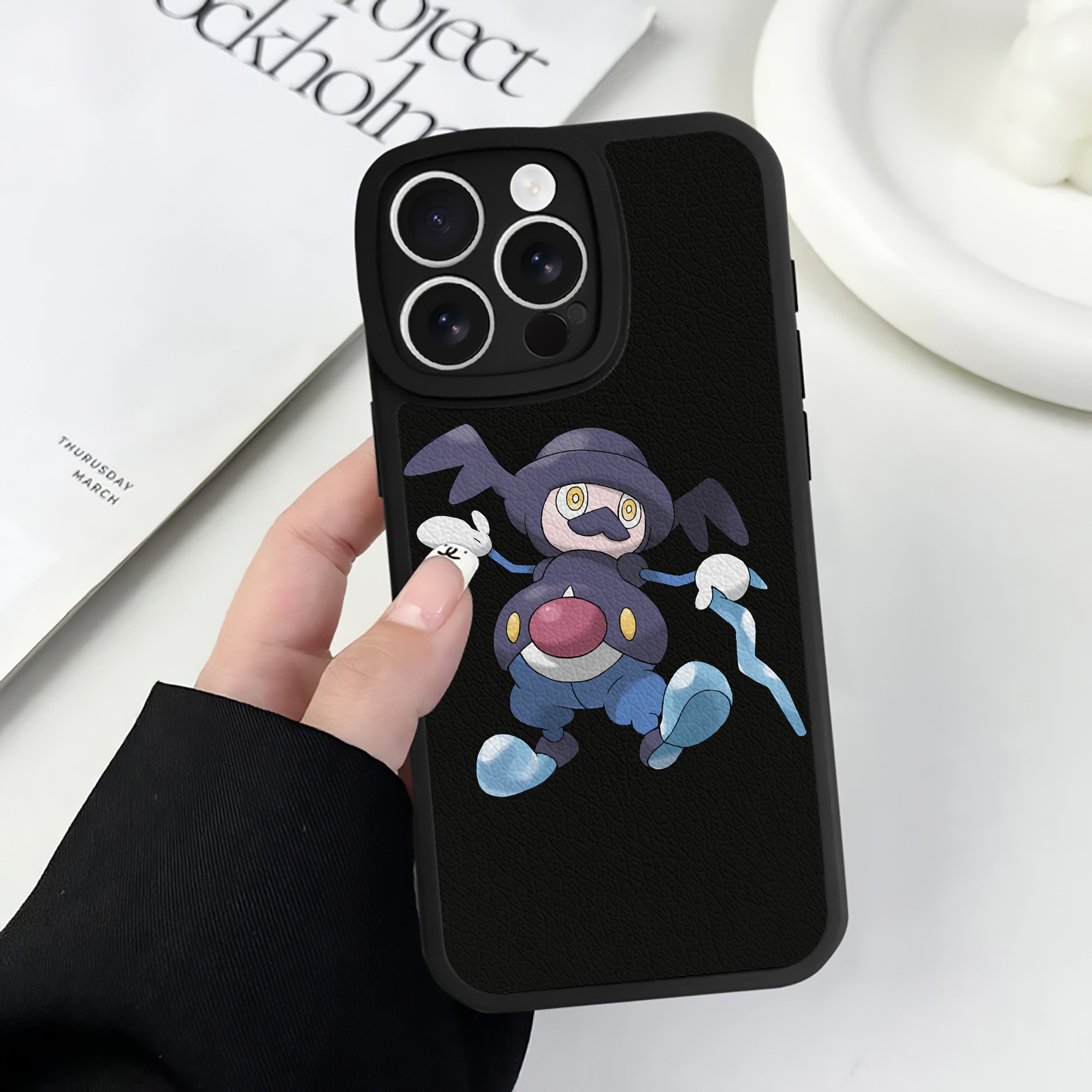 （画像用） ポケットモンスター Pokémon 【iPhone 16シリーズ対応】シリコンスマホケース（レザー調） 材質：シリコン